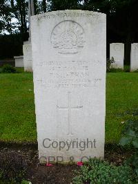 Hermies British Cemetery - Sheehan, P